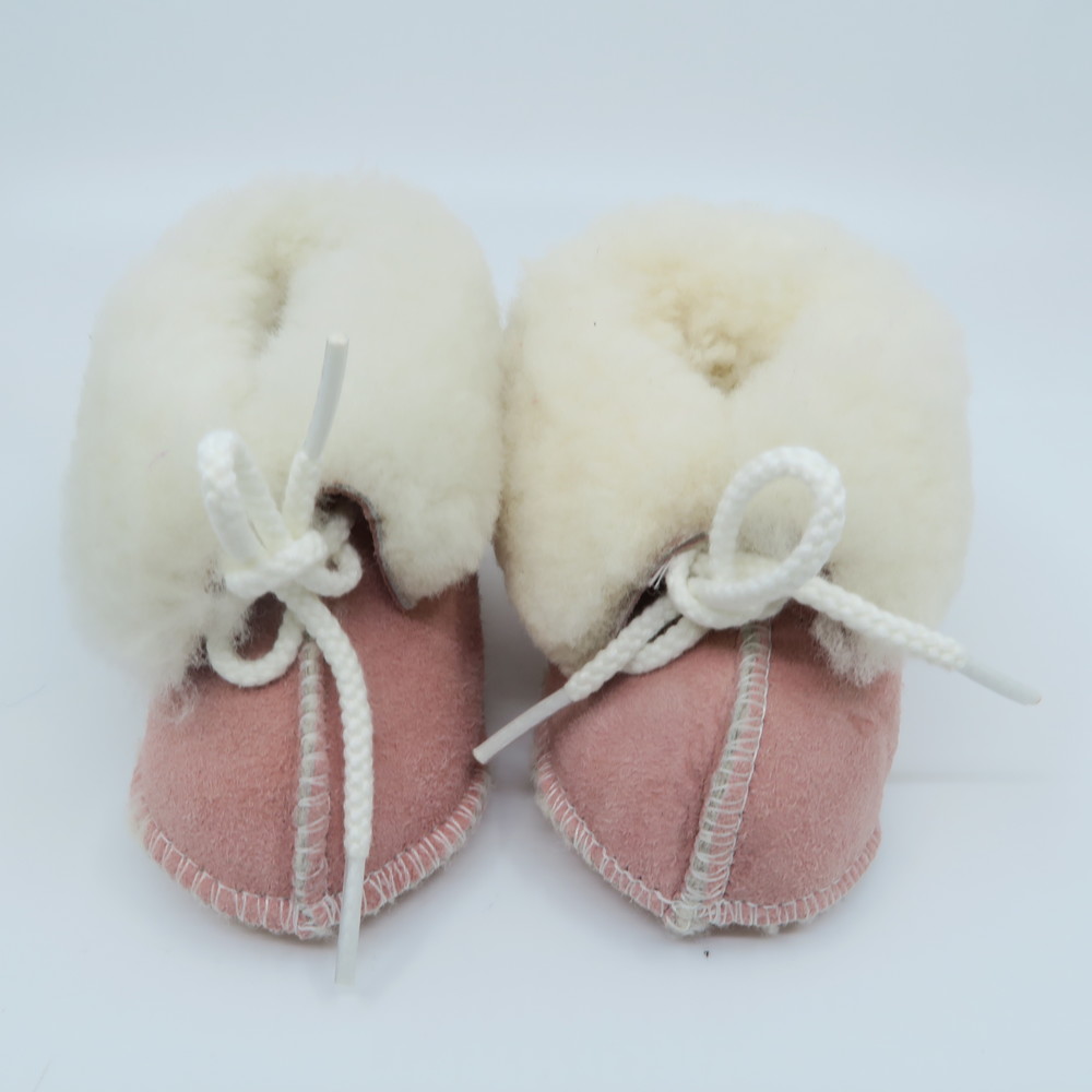 Minnetonka Girls Pink Slippers size: 2 Infant